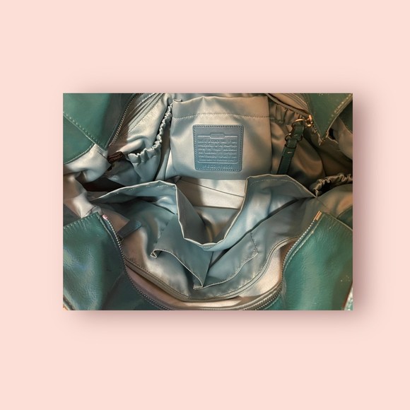 Coach F19256  Patent Leather‎ Weekender, Signature C Diaper / Travel / Tote Bag - Picture 9 of 9